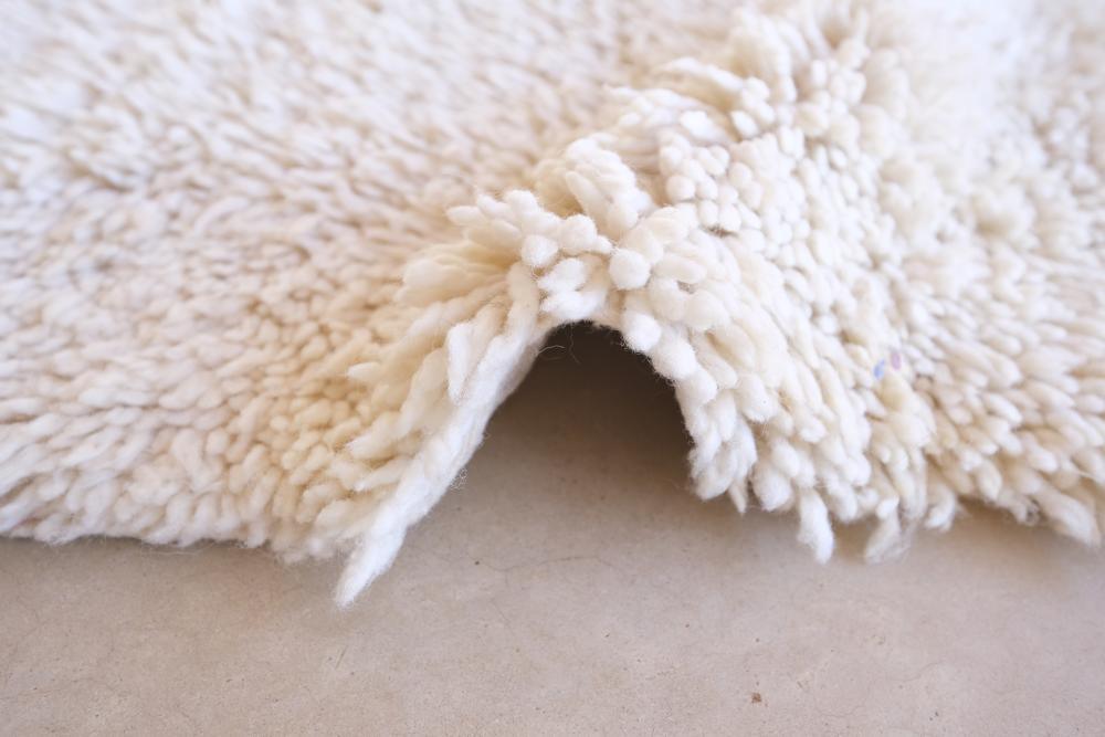 Moroccan Solid White Rug 9.2 x 4.7 ft / 280 x 144 cm - Surcoma