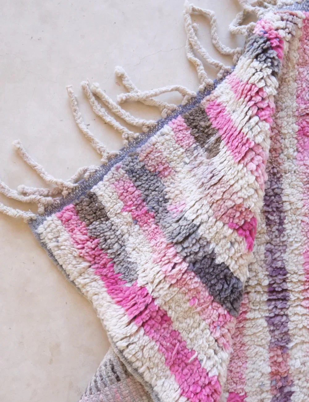 Moroccan Pink Stripe Wool Rug 7 x 4.9 ft / 212 x 152 cm - Surcoma