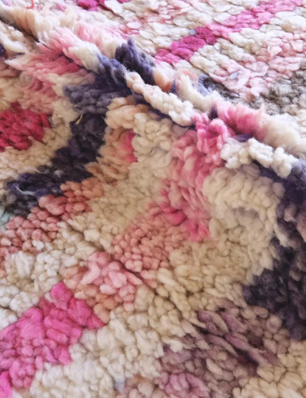 Moroccan Pink Stripe Wool Rug 7 x 4.9 ft / 212 x 152 cm - Surcoma