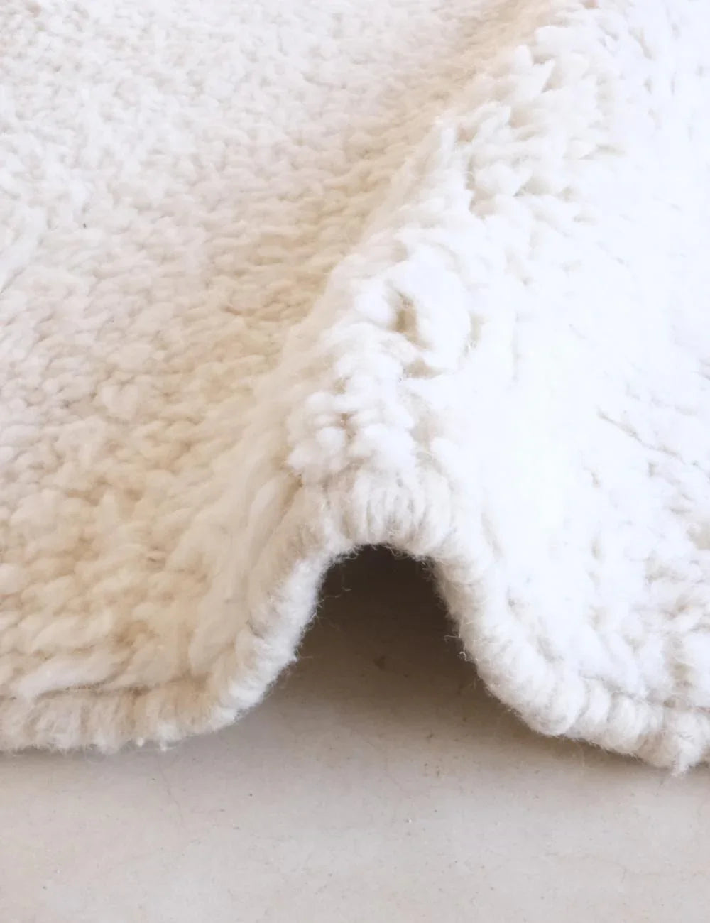 Moroccan White Solid Wool Rug 7.9 x 5.2 ft / 240 x 161 cm - Surcoma