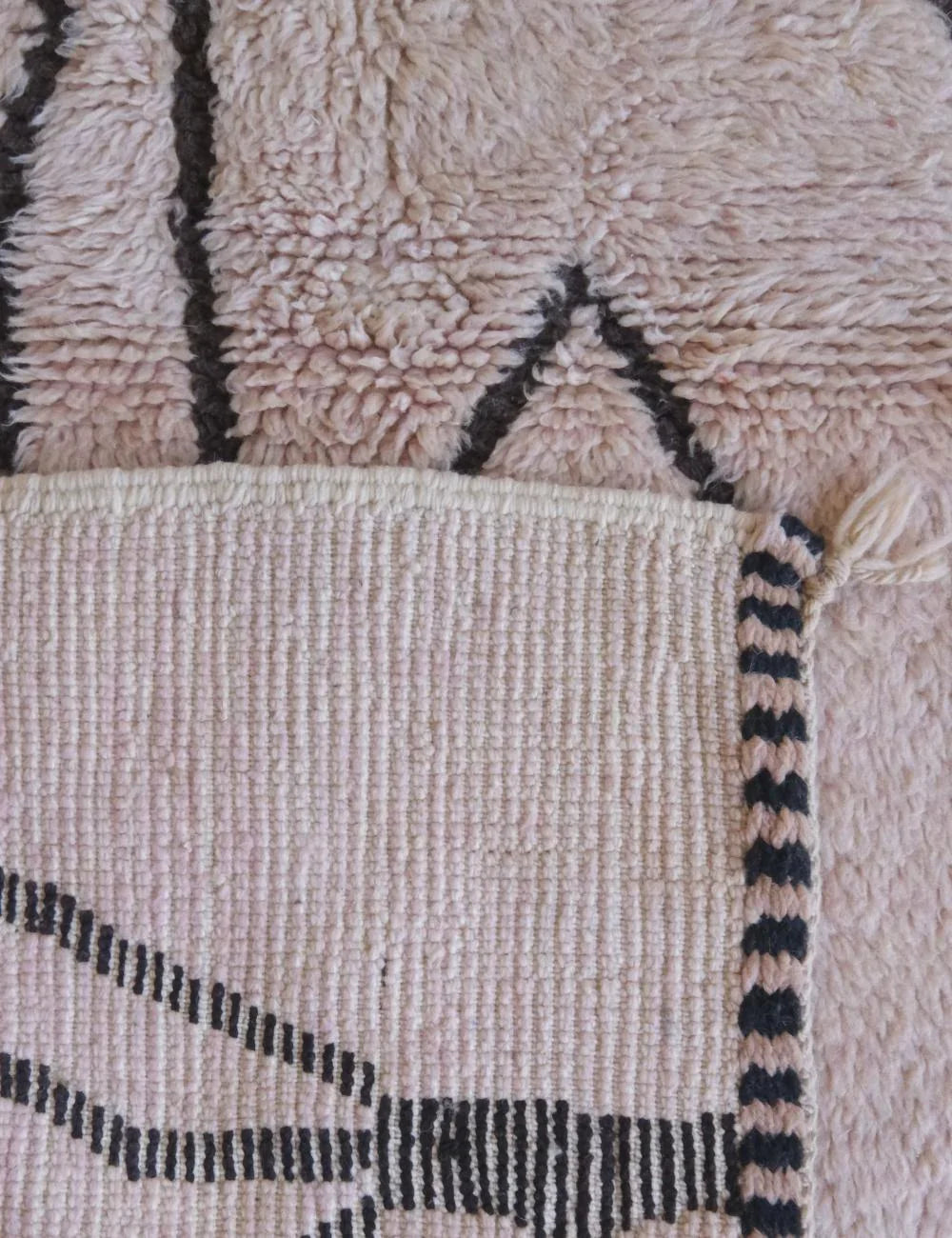 Pale Pink Moroccan Wool Rug 5.7 x 3.8 ft / 173 x 116 cm - Surcoma