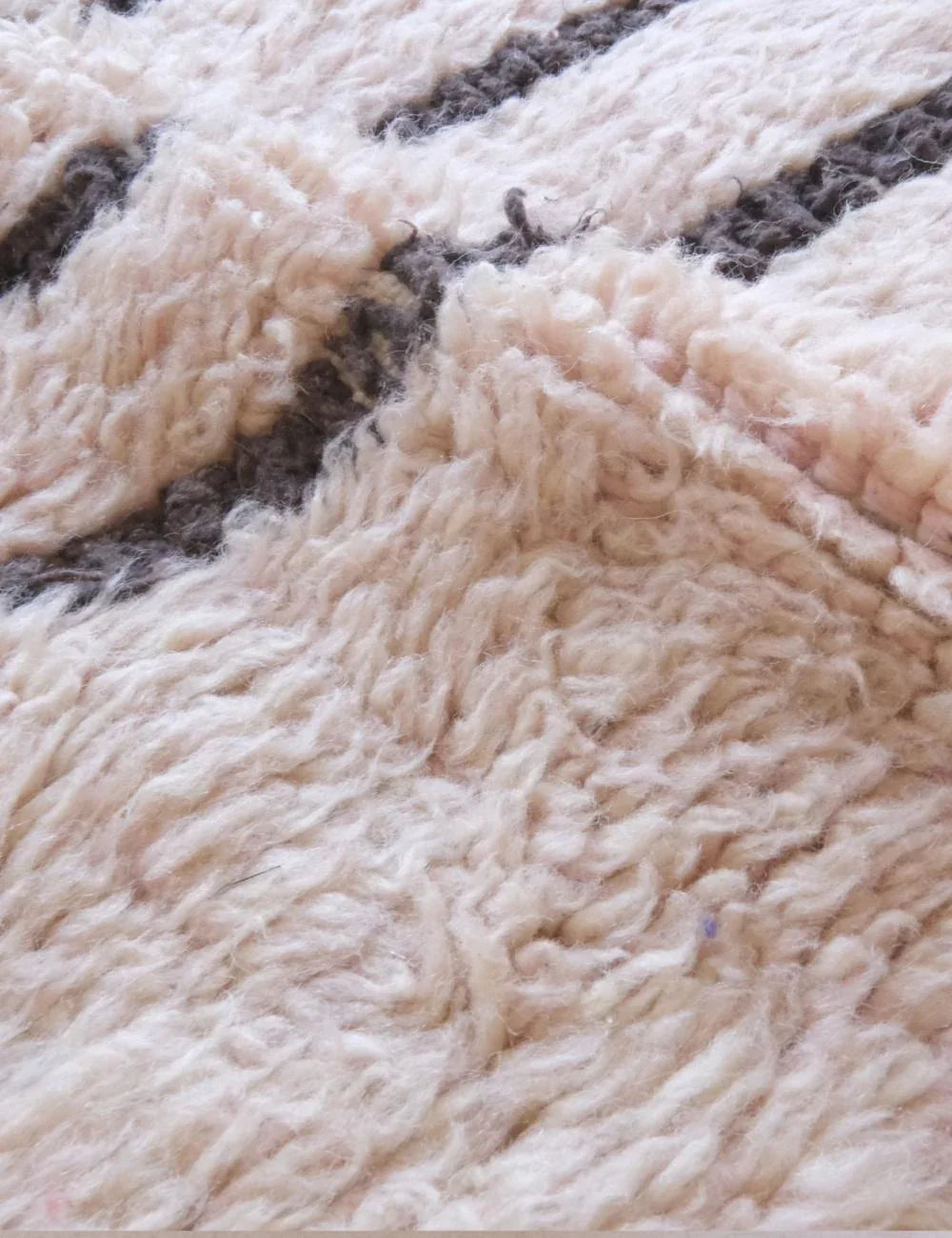Pale Pink Moroccan Wool Rug 5.7 x 3.8 ft / 173 x 116 cm - Surcoma