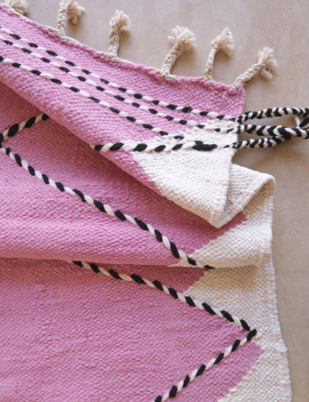 Pink Kilim Moroccan Rug 8 x 5.6 ft / 245 x 171 cm - Surcoma