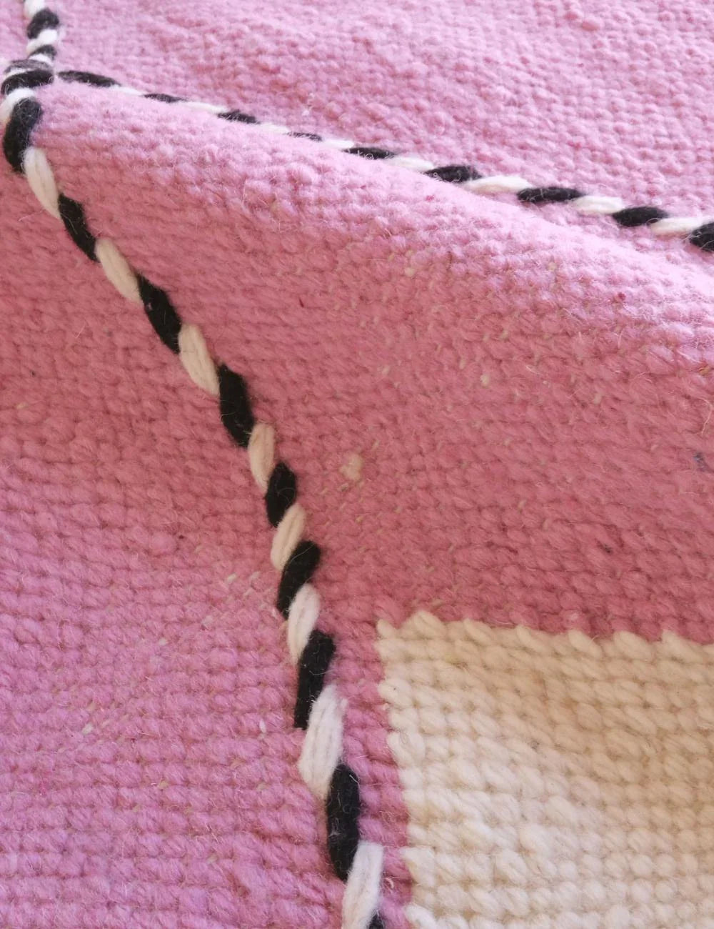 Pink Kilim Moroccan Rug 8 x 5.6 ft / 245 x 171 cm - Surcoma