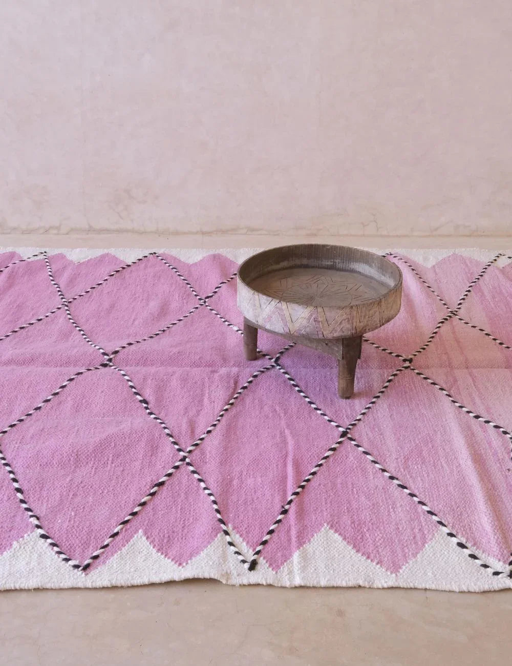 Pink Kilim Moroccan Rug 8 x 5.6 ft / 245 x 171 cm - Surcoma