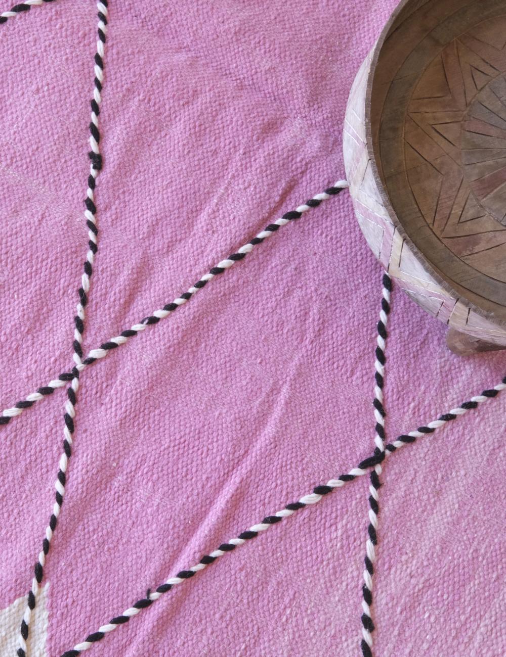 Pink Kilim Moroccan Rug 8 x 5.6 ft / 245 x 171 cm - Surcoma