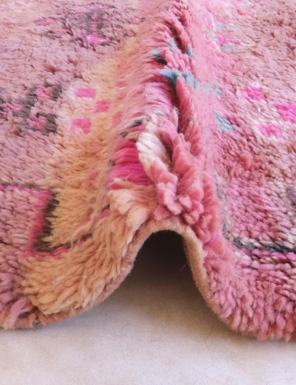 Pink Moroccan Boujad Rug 9.7 x 6.9 ft / 296 x 213 cm - Surcoma