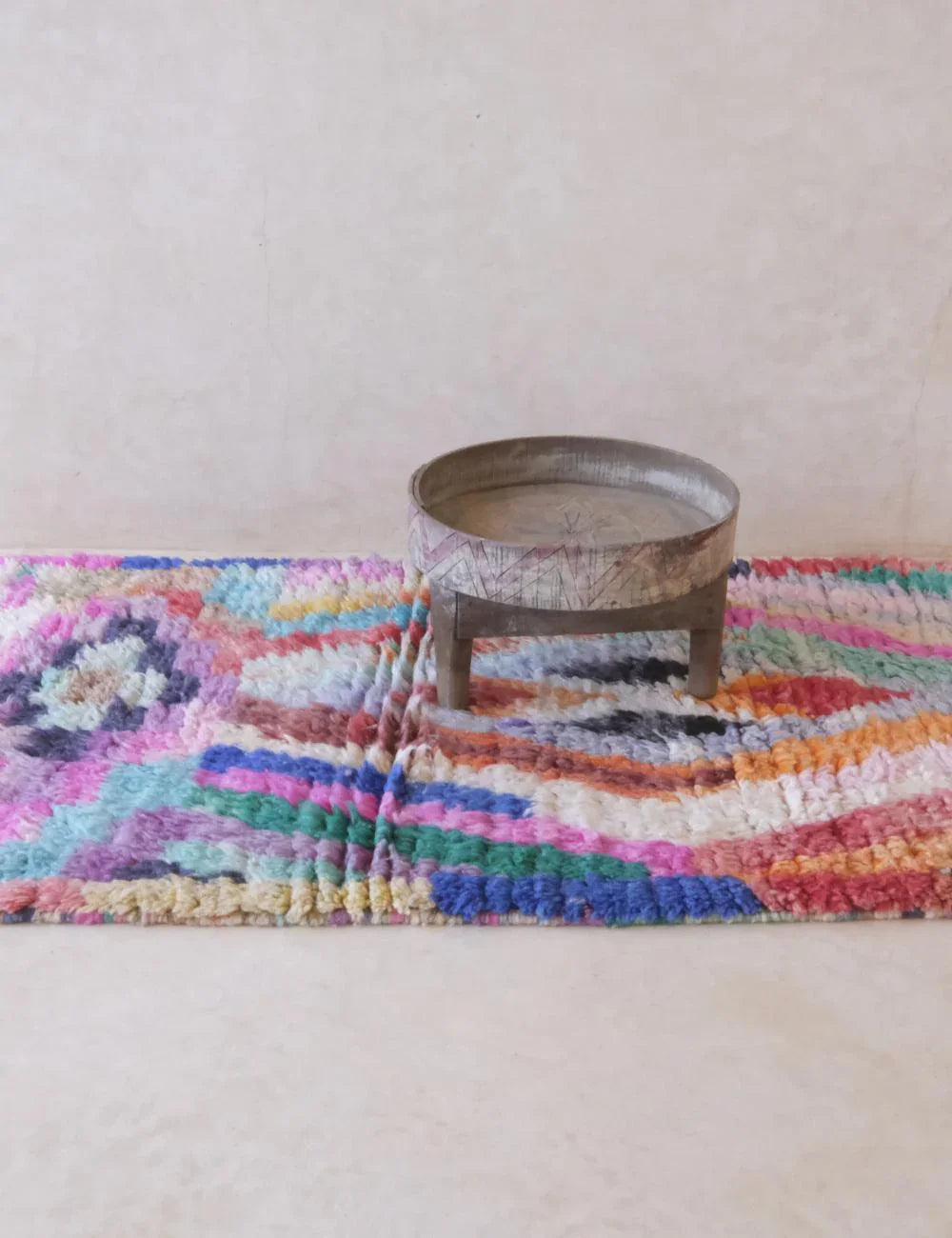 Small Boho Chic Moroccan Wool Rug 5.2 x 3.1 ft / 157 x 95 cm - Surcoma