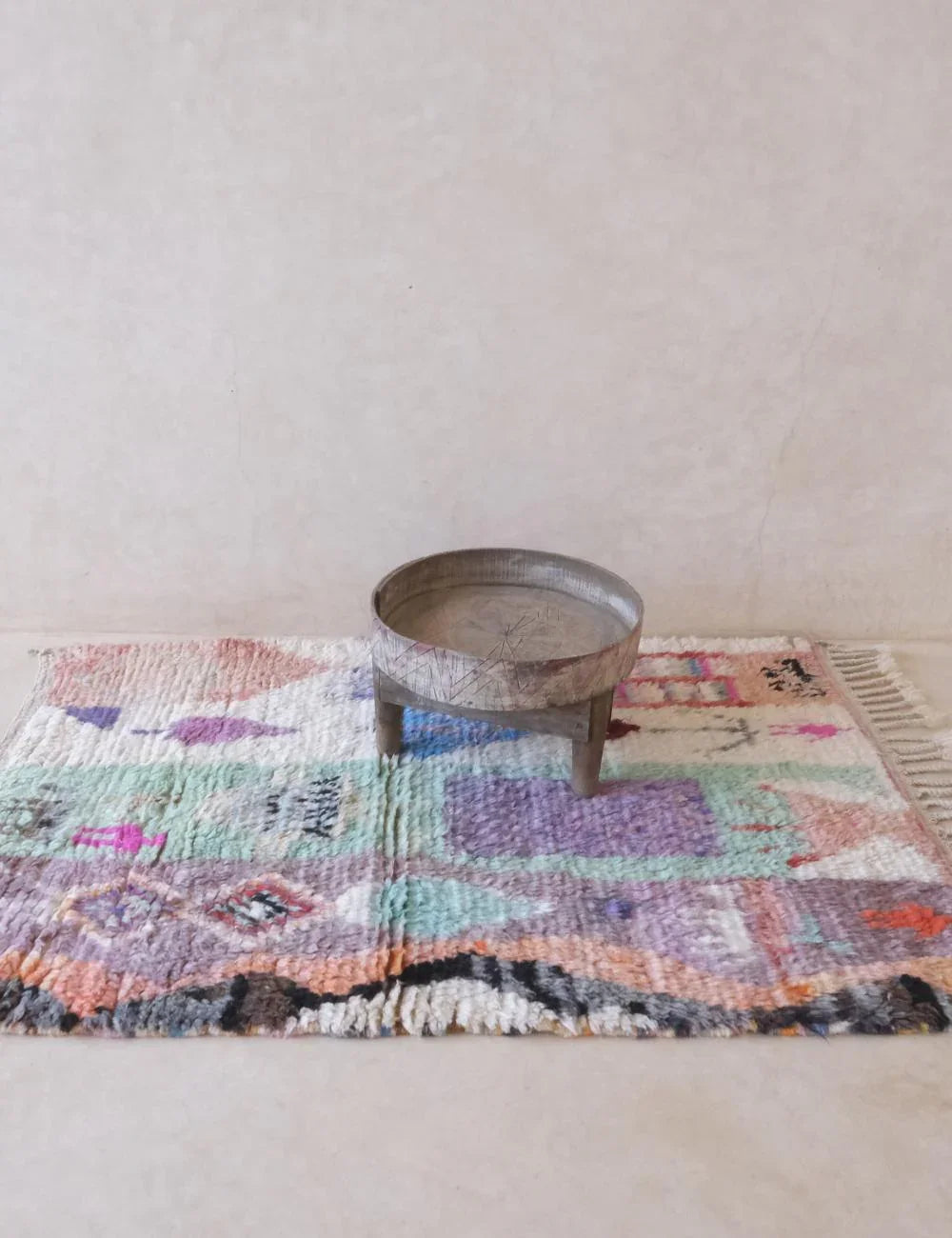 Small Moroccan Wool Rug 4.8 x 3.3 ft / 147 x 102 cm - Surcoma