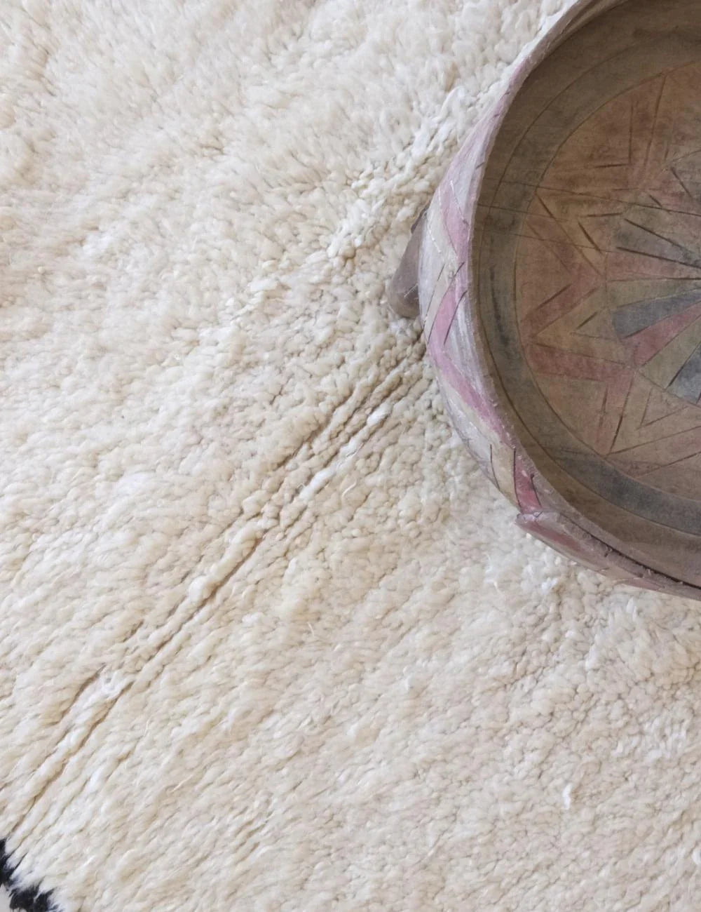 Solid Hand-Knotted Moroccan Wool Rug 5.6 x 4 ft / 170 x 123 cm - Surcoma