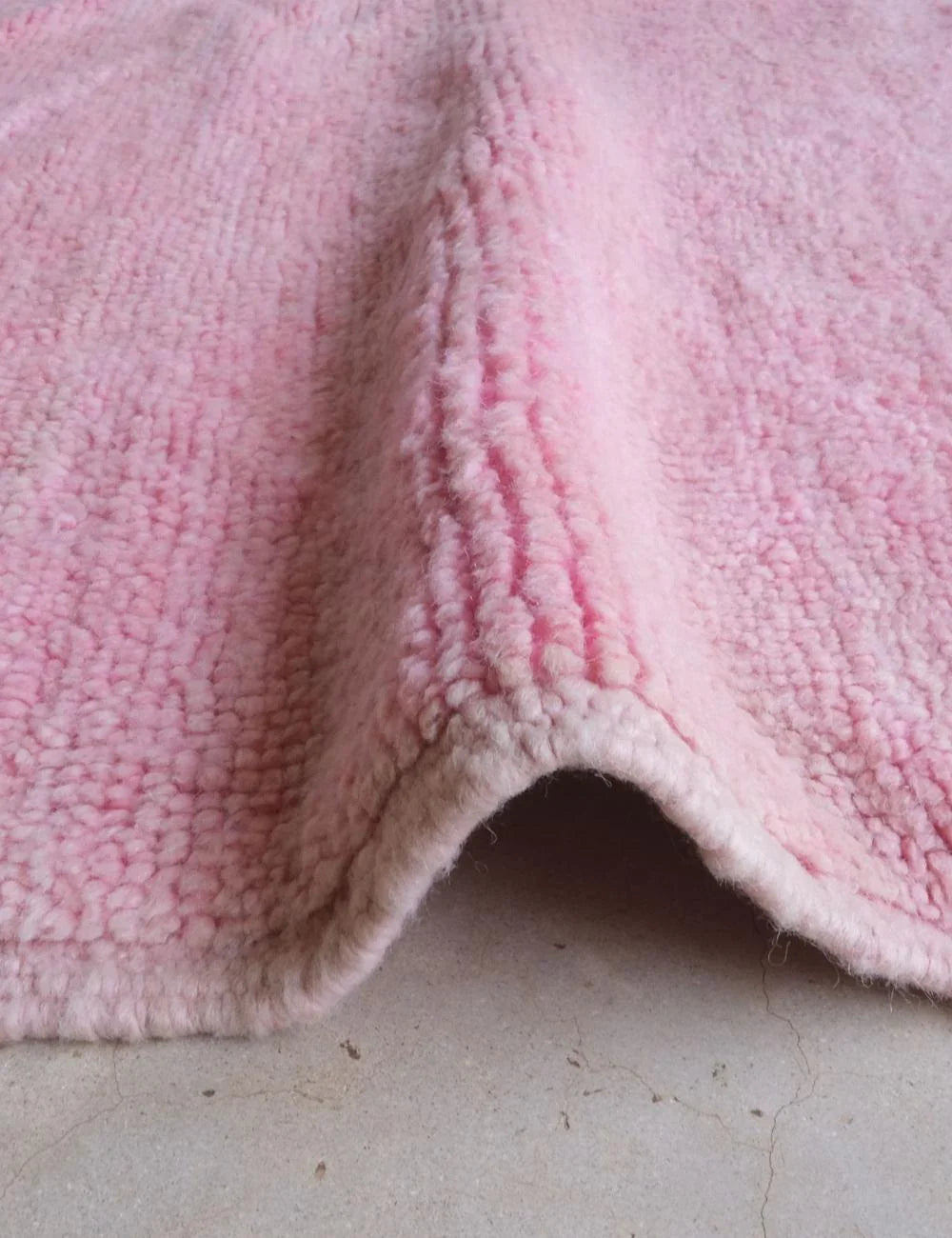 Solid Pink Moroccan Rug 8.3 x 5 ft / 254 x 155 cm - Surcoma