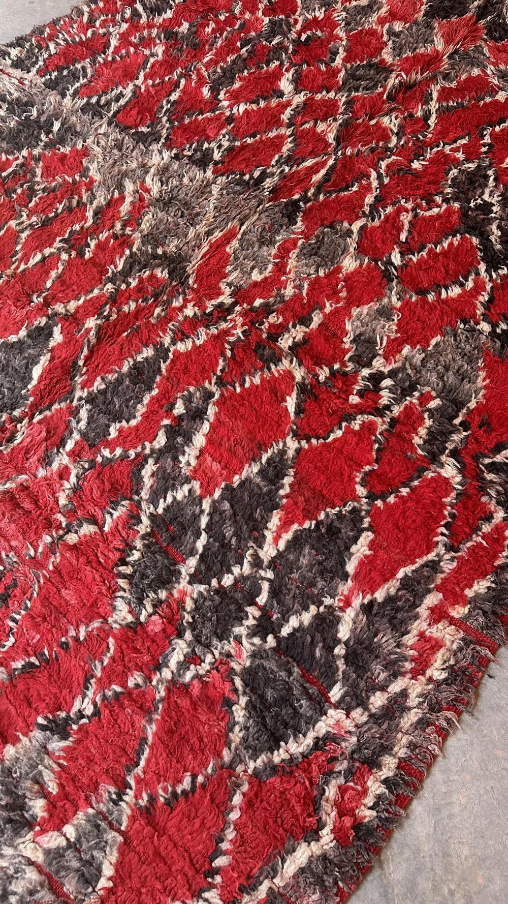 Moroccan Talsint Abstract Wool Rug 11 x 6.5 ft / 336 x 200 cm - Surcoma