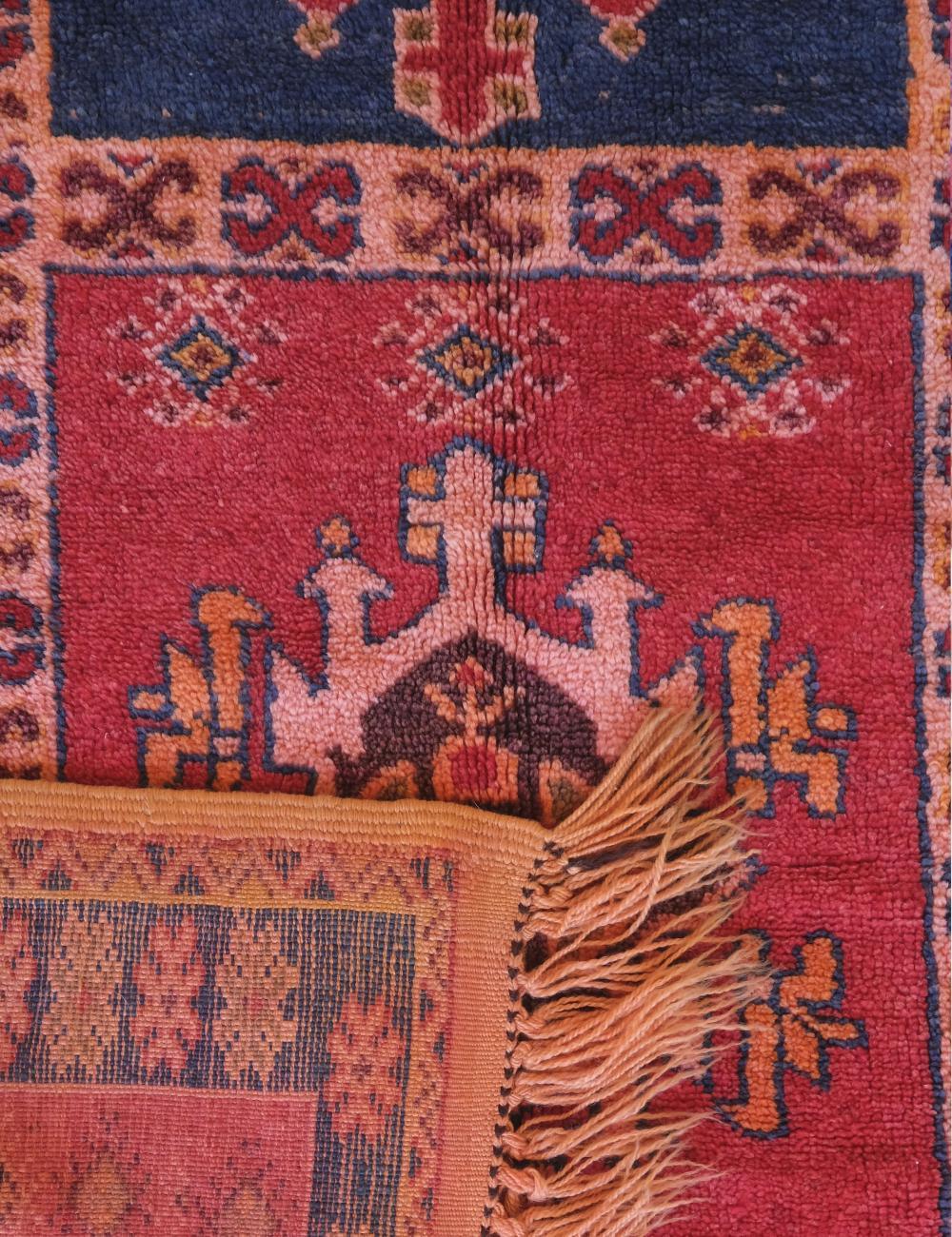 Traditional Moroccan Wool Rug 7.5 x 3.7 ft / 229 x 115 cm - Surcoma