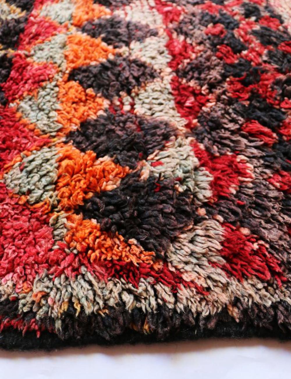 Tribal Geometric Carpet 10.4 x 5.3 ft / 317 x 164 cm