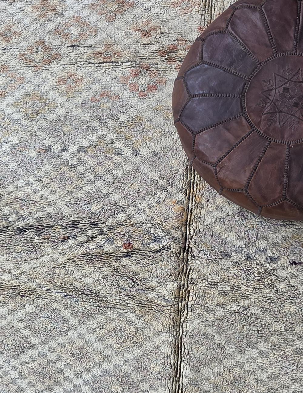 Minimalist Berber Carpet 8.9 x 5.5 ft / 272 x 170 cm