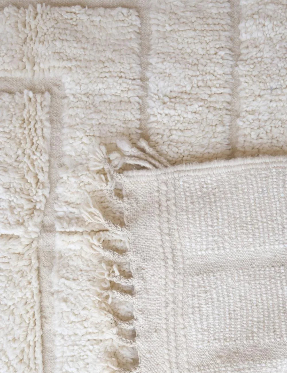 White Morocan Rug 9.5 x 6.5 ft / 291 x 198 cm - Surcoma