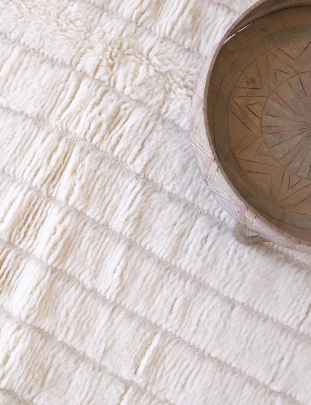 White Moroccan Handknotted Wool Rug 8.3 x 5 ft / 253 x 153 cm