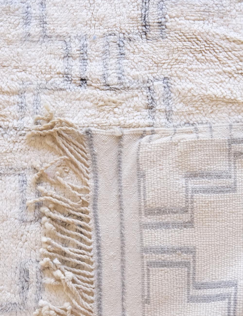 White Moroccan Mrirt Rug 10 x 6.8 ft / 304 x 209 cm