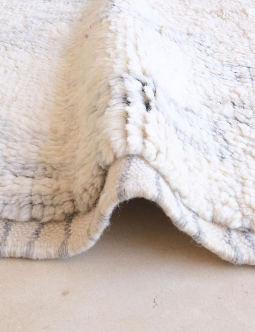 White Moroccan Mrirt Rug 10 x 6.8 ft / 304 x 209 cm