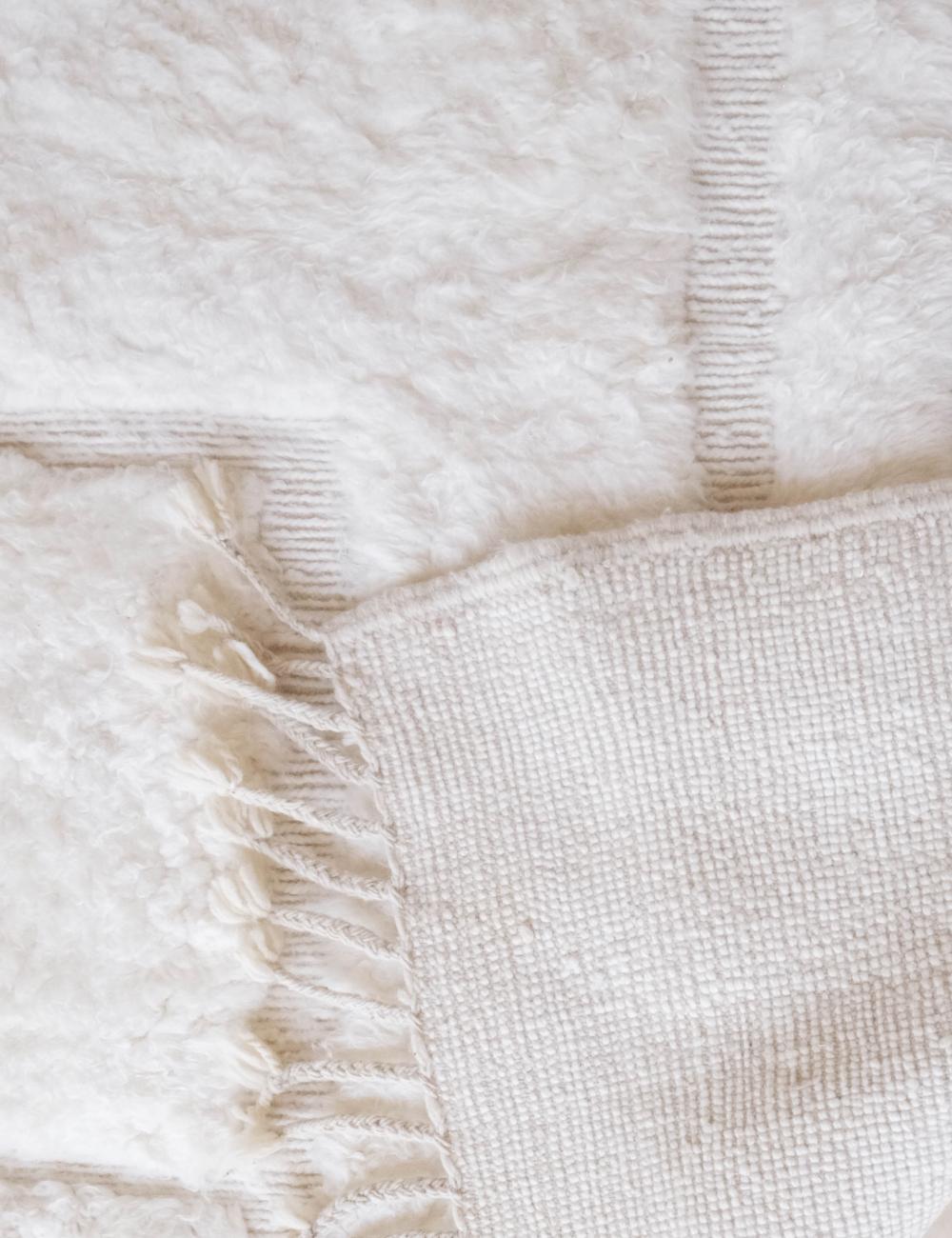 White Moroccan Shag Rug 11.1 x 8.2 ft / 338 x 252 cm