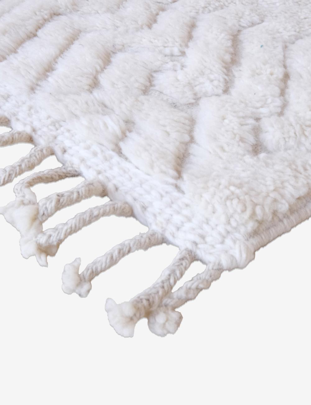 White Moroccan Runner Rug 9.5 x 2 ft / 289 x 62 cm