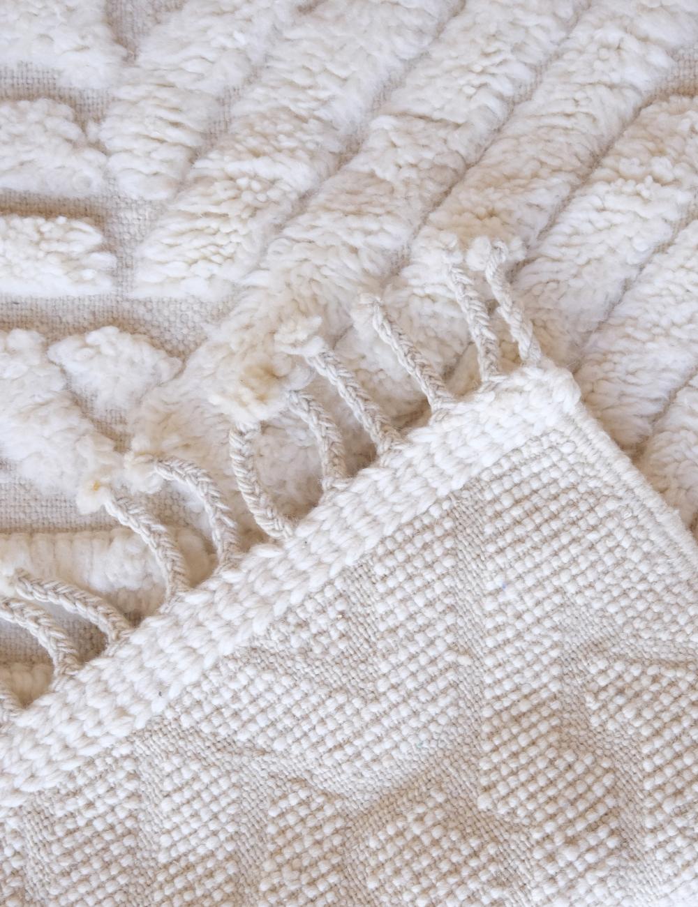 White Moroccan Runner Rug 9.5 x 2 ft / 289 x 62 cm