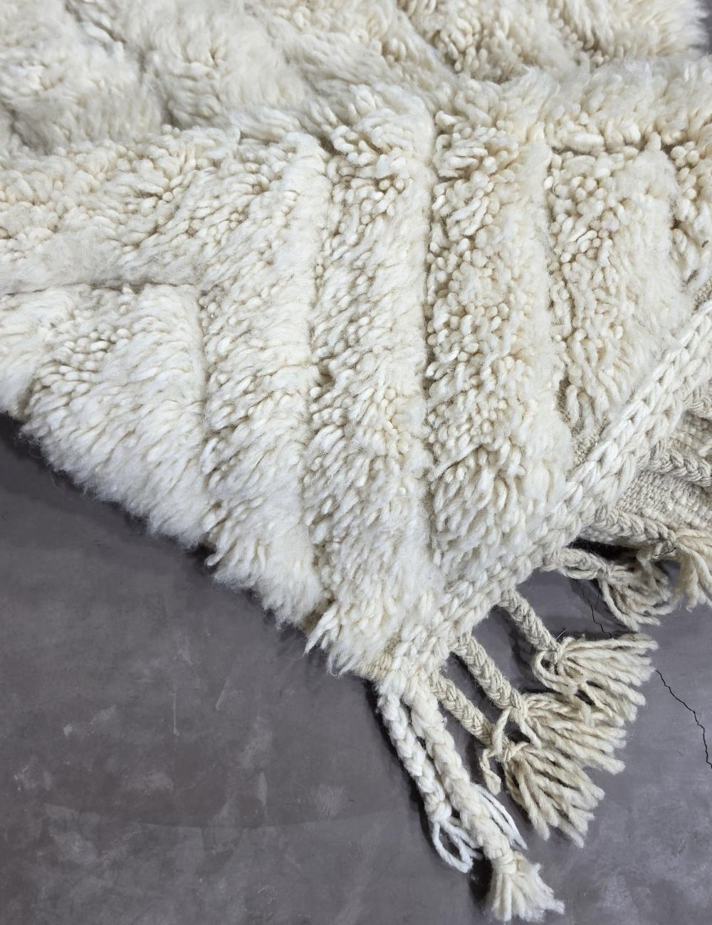 White Moroccan Runner Rug 6.3 x 2.3 ft / 191 x 70 cm
