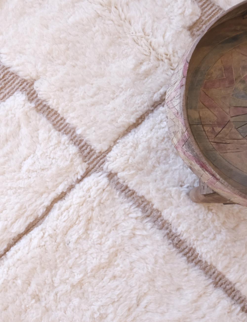 White Moroccan Rug 9.8 x 6.7 ft / 300 x 206 cm