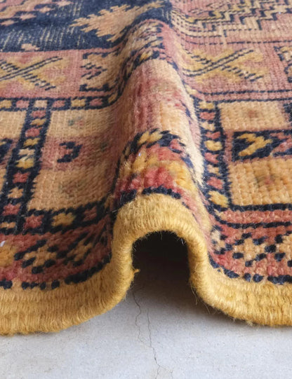 1960s Moroccan Tribal Wool Rug 8.2 x 4.5 ft / 251 x 140 cm - Surcoma