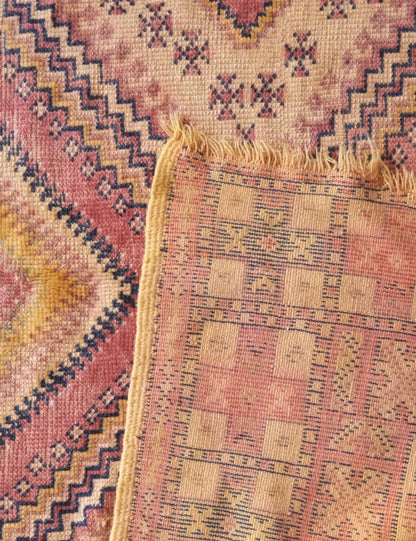 1960s Moroccan Tribal Wool Rug 8.2 x 4.5 ft / 251 x 140 cm - Surcoma