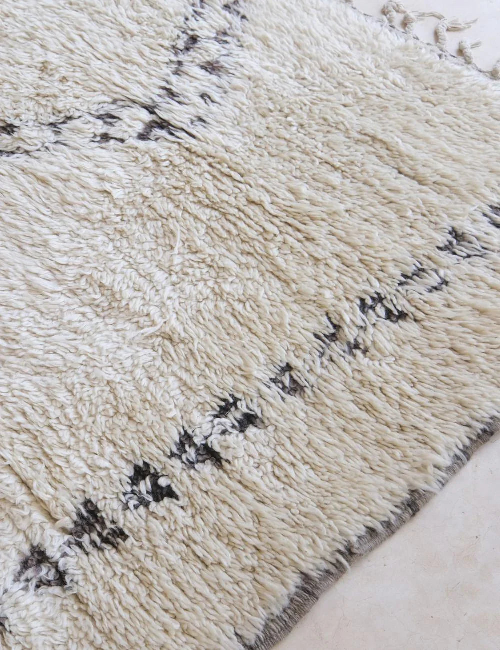 Handmade Moroccan Beni Ourain Rug 12.5 x 6.5 ft / 382 x 199 cm - Surcoma