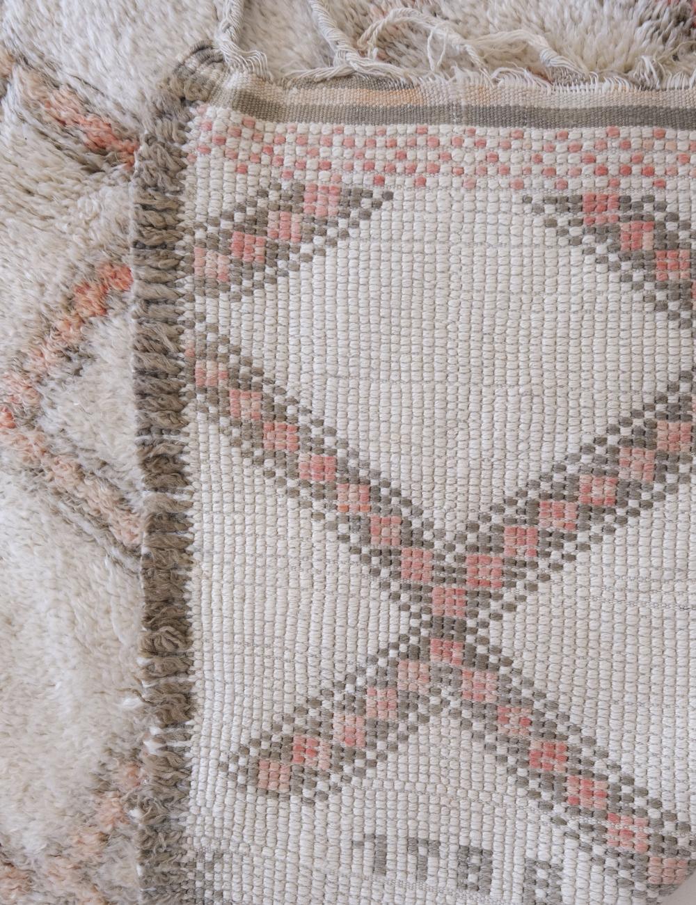 Off-White Moroccan Beni Ourain Rug 11.2 x 6.2 ft / 340 x 191 cm - Surcoma