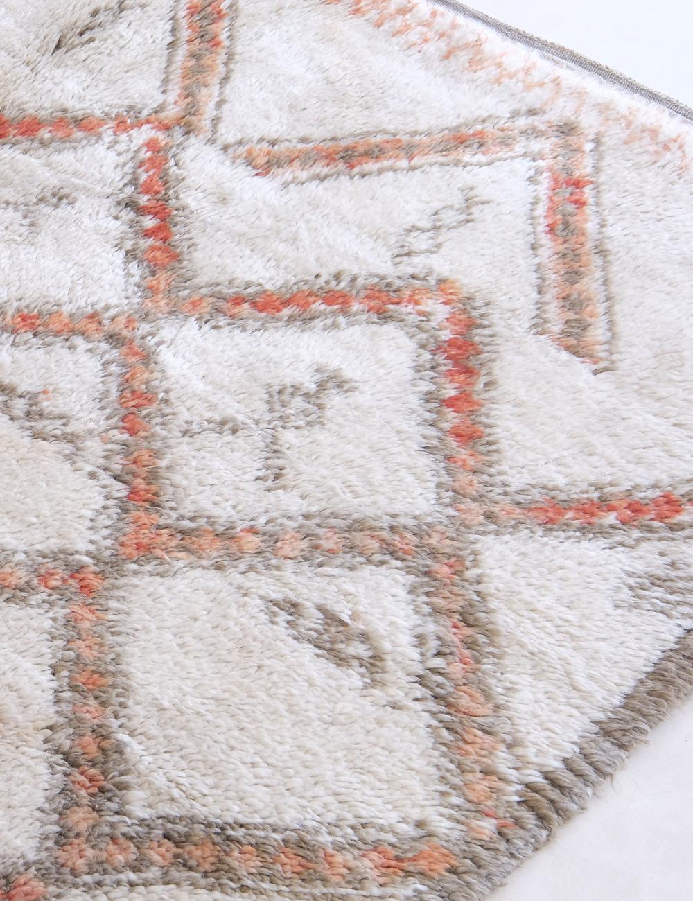 Off-White Moroccan Beni Ourain Rug 11.2 x 6.2 ft / 340 x 191 cm - Surcoma