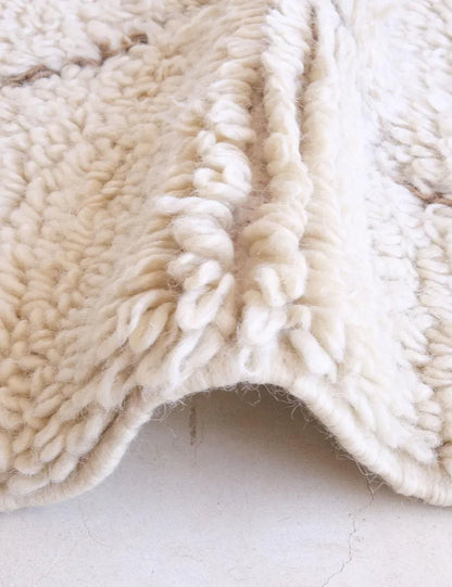 Handwoven Wool in Ivory with Berber Motif 10.5 x 6.2 ft / 320 x 189 cm - Surcoma