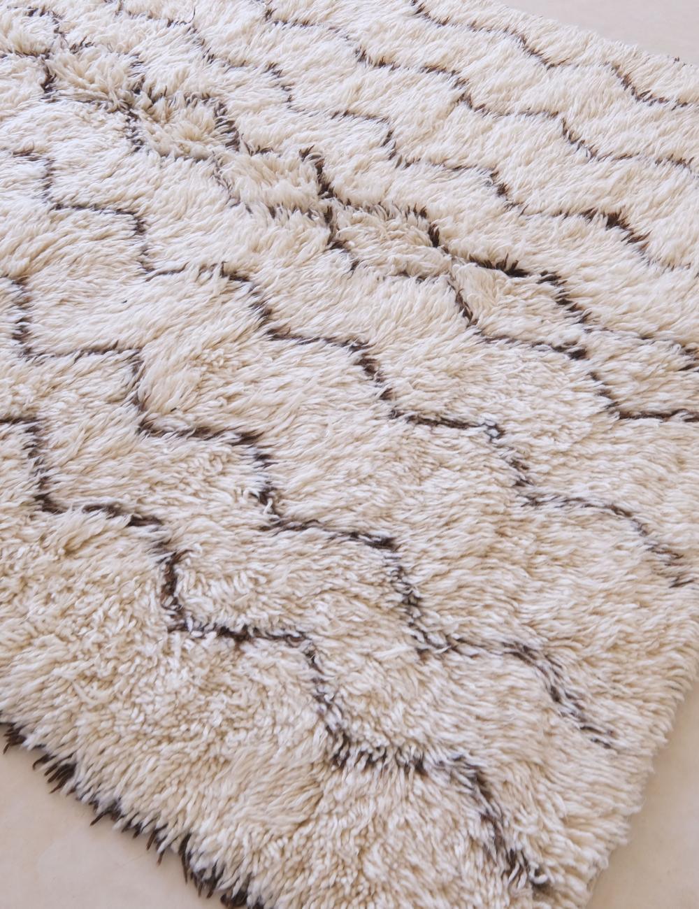 1980s Moroccan Marmoucha Wool Rug 11 x 5.7 ft / 335 x 175 cm - Surcoma