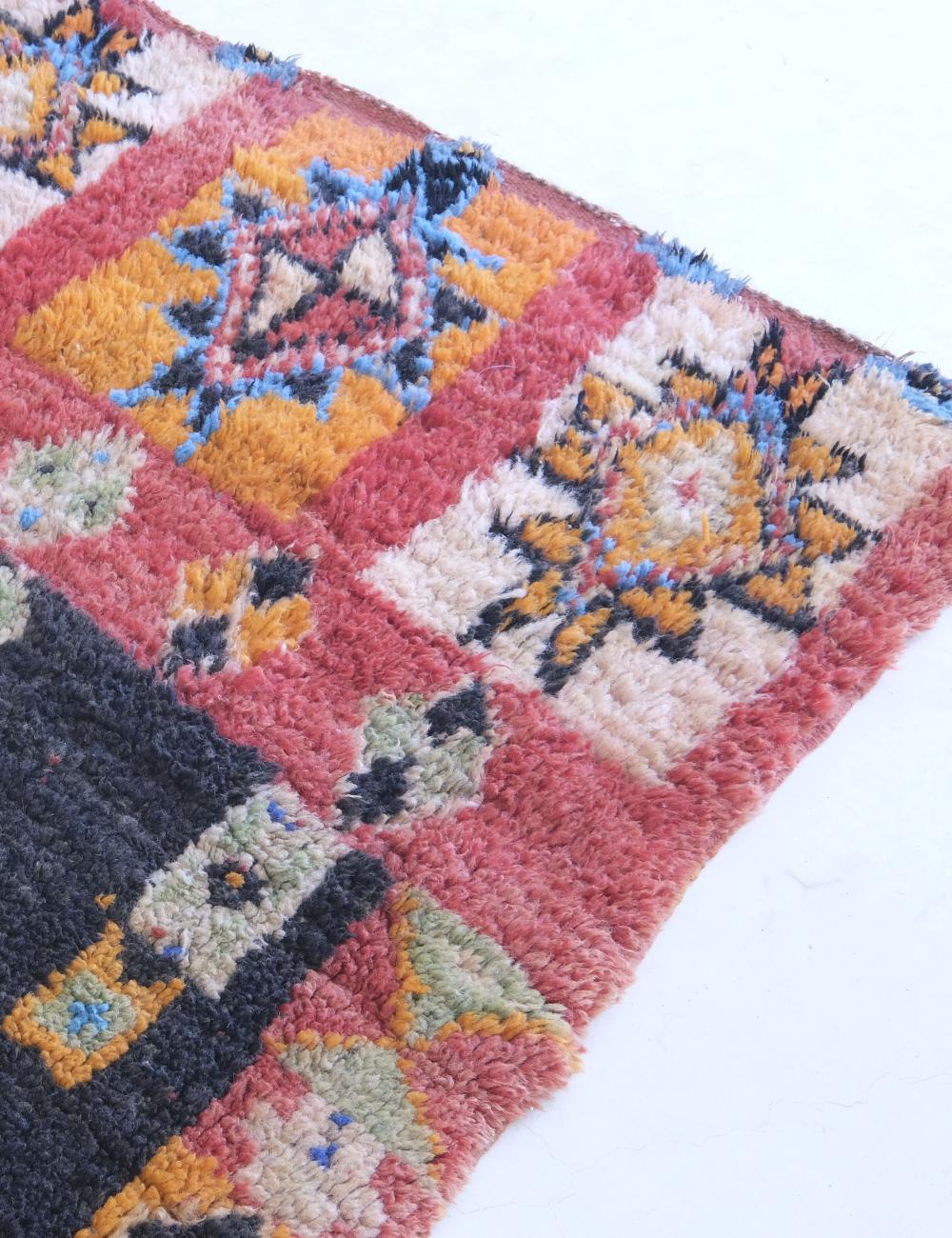Handwoven Vintage Moroccan Rug 7.9 x 3.2 ft / 240 x 99 cm - Surcoma