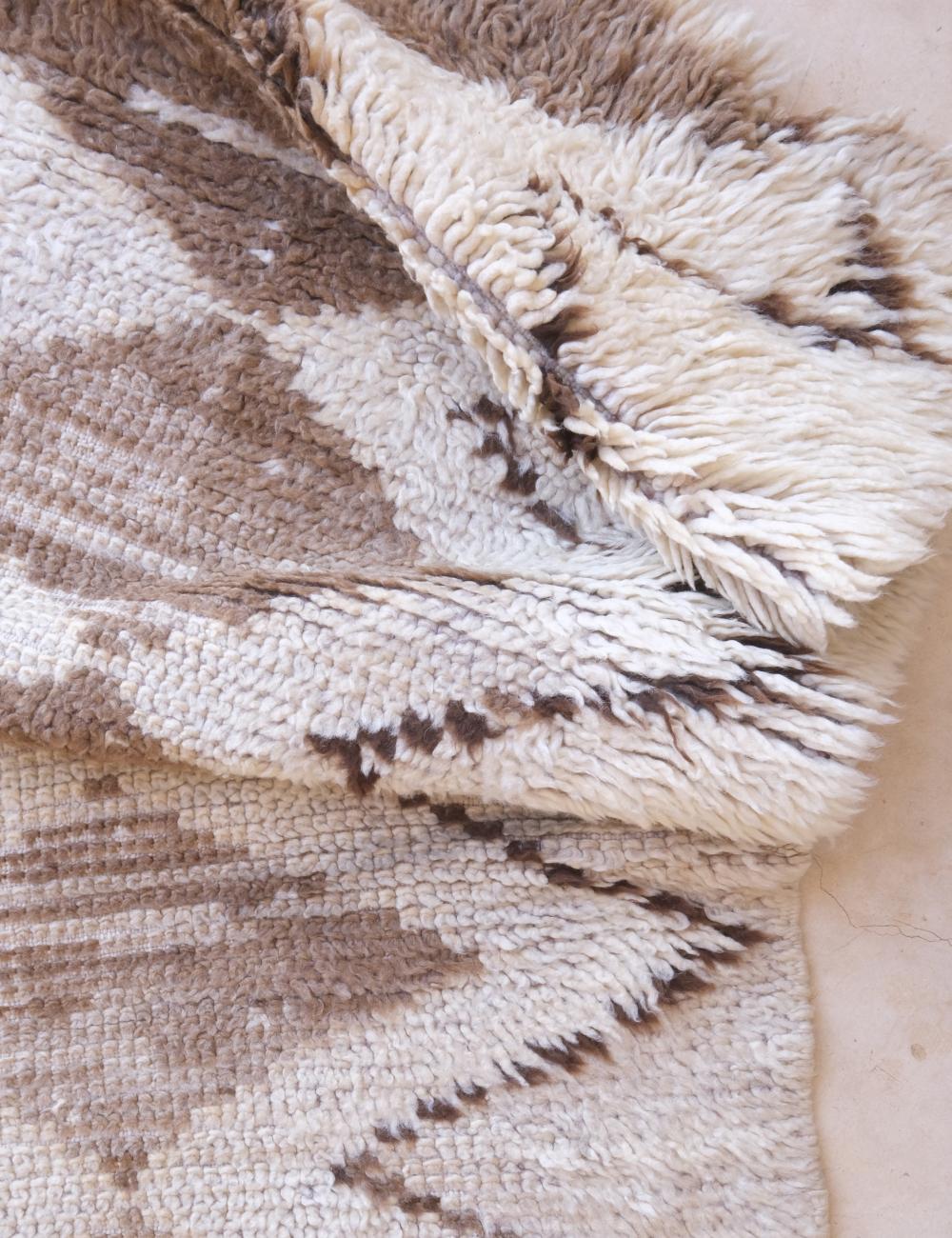 Moroccan Beige Wool Rug 5.5 x 2.3 ft / 168 x 72 cm