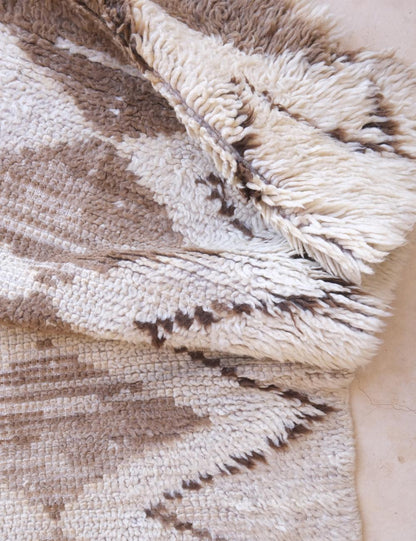 Moroccan Beige Wool Rug 5.5 x 2.3 ft / 168 x 72 cm - Surcoma