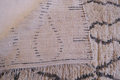Moroccan Azilal Beige Wool Rug 5 x 2.8 ft / 151 x 86 cm - Surcoma