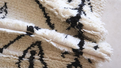 Moroccan Azilal Wool Rug 11.6 x 8 ft / 353 x 246 cm - Surcoma