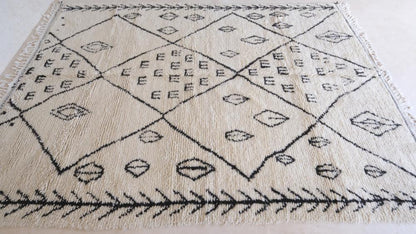 Moroccan Azilal Wool Rug 11.6 x 8 ft / 353 x 246 cm - Surcoma