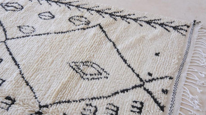 Moroccan Azilal Wool Rug 11.6 x 8 ft / 353 x 246 cm - Surcoma