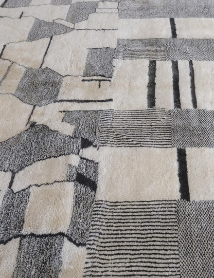 Custom Beni Mrirt Wool Rug - Surcoma