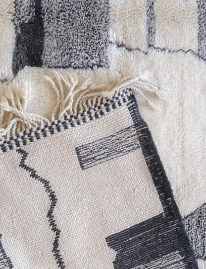 Custom Beni Mrirt Wool Rug - Surcoma