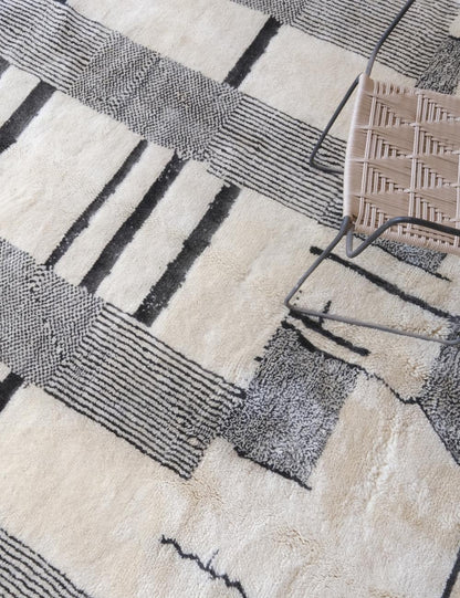 Custom Beni Mrirt Wool Rug - Surcoma