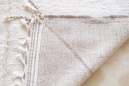 Beni Ourain Rug 9.8 x 7.3 ft / 299 x 224 cm - Surcoma
