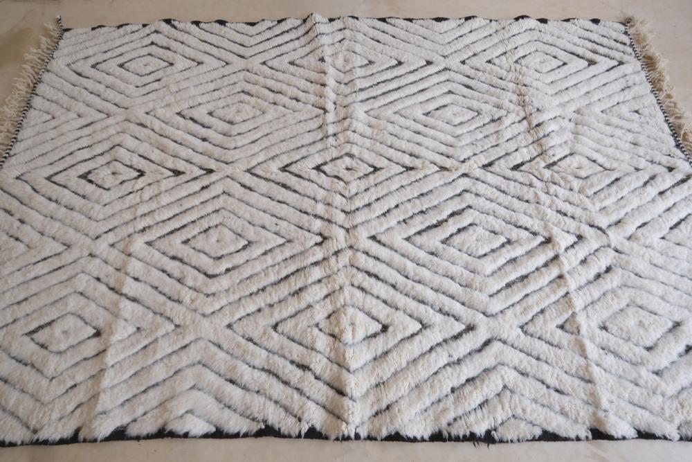 Beni Ourain Wool Rug 9.4 x 6.3 ft / 287 x 192 cm