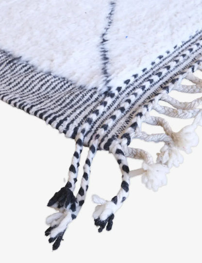 Moroccan Beni Ourain Wool Rug 9.7 x 7.1 ft / 296 x 217 cm - Surcoma