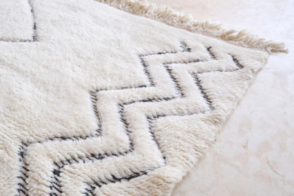 Beni Ourain Wool Rug 9.3 x 6.7 ft / 282 x 207 cm - Surcoma
