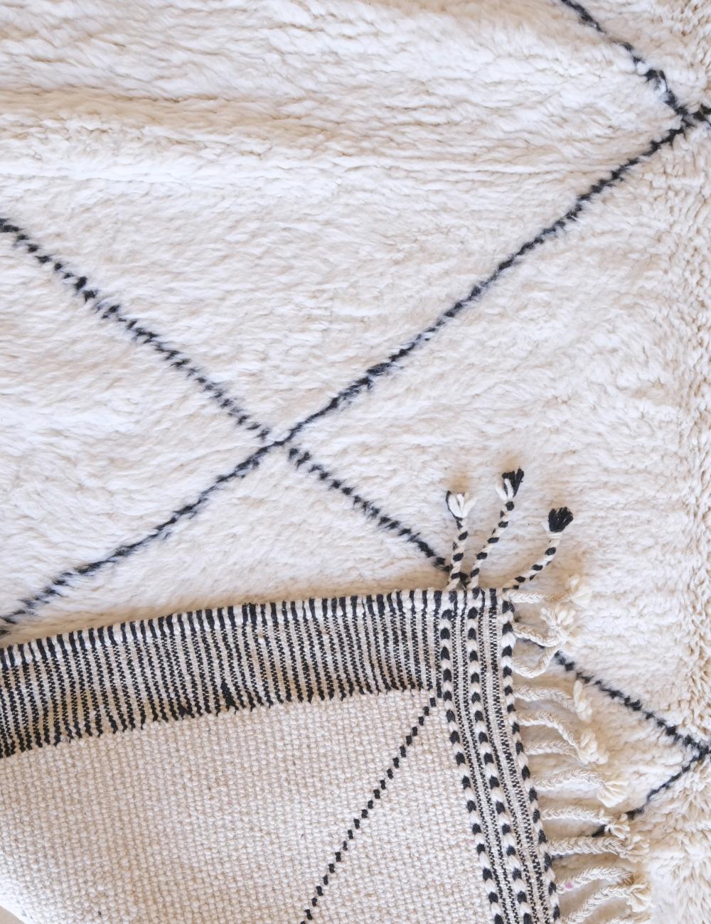 Moroccan Beni Ourain Wool Rug 9.7 x 7.1 ft / 296 x 217 cm